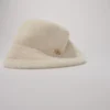 Buckethoed van imitatiebont