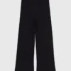 Geborduurde gebreide broek