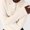 Gebreid poloshirt met kraag met strass-steentjes