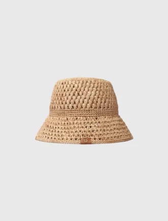 Gehaakte raffia buckethoed