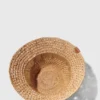 Gehaakte raffia buckethoed