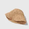 Gehaakte raffia buckethoed