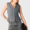 Getailleerd vest met sierknopen
