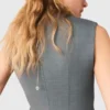 Getailleerd vest met sierknopen