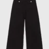 Jeans met rechte pijpen en opgestikte zakken
