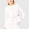 Kort jasje met riem met juwelen