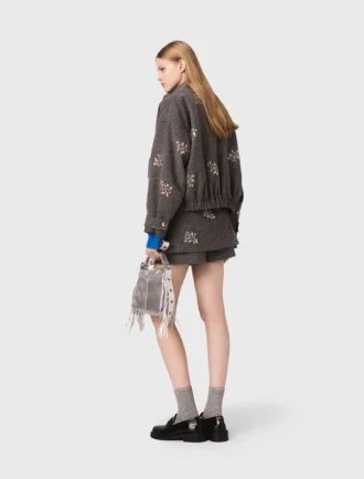Korte broek met bloemenborduursel