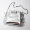 Mini M Bag van reliëfleer met ketting