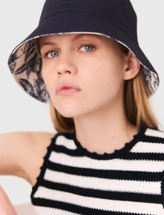 Omkeerbare buckethoed met fruitprint