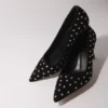 Pumps met strass en spitse neus