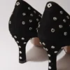 Pumps met strass en spitse neus