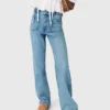Rechte jeans met kettingen