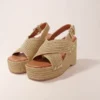 Sandaaltjes met sleehak en raffia-effect