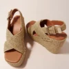 Sandaaltjes met sleehak en raffia-effect
