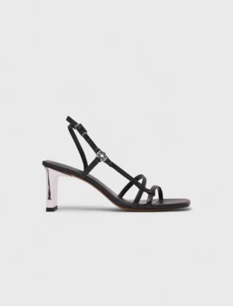 Sandalen met metalen hak en bandjes
