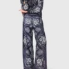 Soepelvallende broek met bandana-print