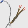 Tassen met hangers van een mix van kettingen en koorden