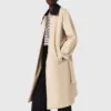 Trenchcoat met contrasterende mouwen en kraag