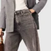 Wijd uitlopende jeans met kettingriem