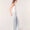 Wijd uitlopende jeans met strass-uitsnijding