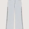 Wijd uitlopende jeans met strass-uitsnijding