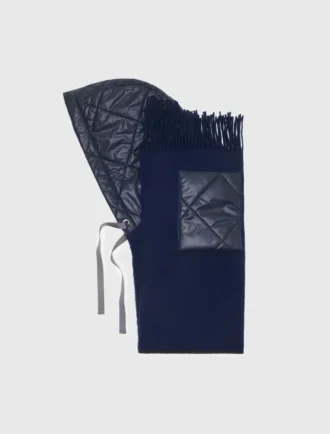Wollen poncho met capuchon